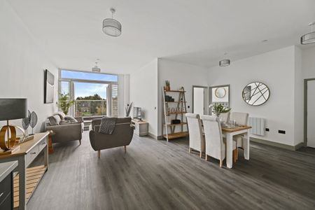 pETERBOROUGH - Photo 2