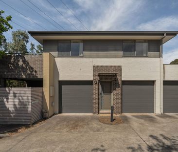 Modern One-Bedroom Townhouse with Huge Courtyard - Photo 5
