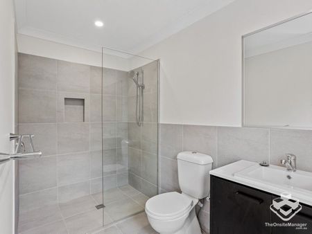 4 bedroom modern townhouse - Photo 4