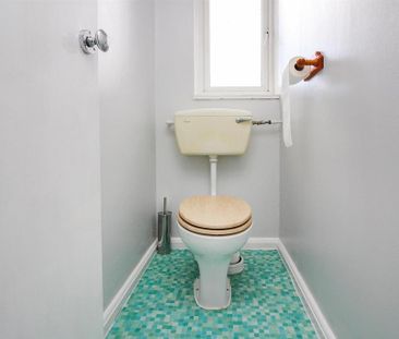 3 bedroom flat to rent - Photo 6