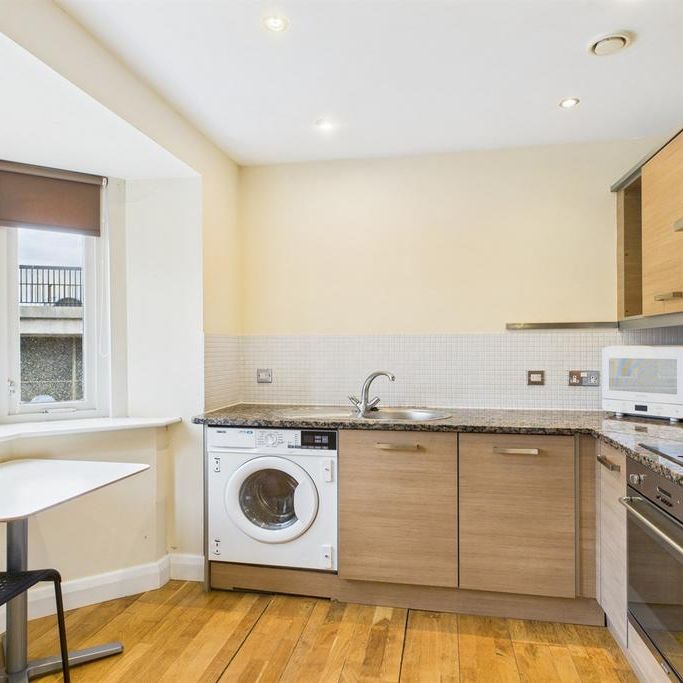 2 bedroom property to rent - Photo 1