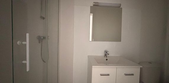 Location Appartement 1 pièce 26m² BORDEAUX 33000 - Photo 2