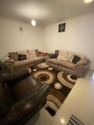 House share to rent - Photo 1