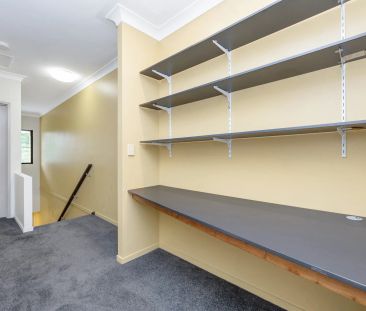 Modern Two-Storey Unit - Close to the City - Photo 1