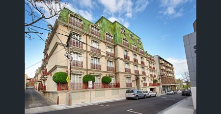 Provincial Style in the Heart of Toorak - Photo 5