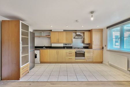 Manor Way, London, SE23 - Photo 2