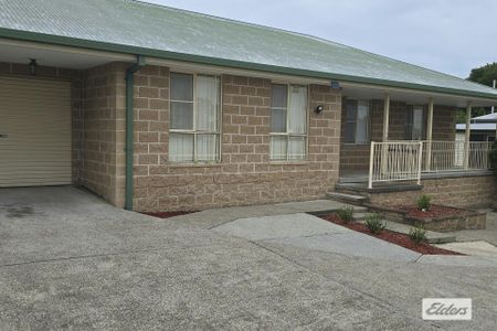 WALKING DISTANCE TO HOSPITAL AND CBD - Photo 2