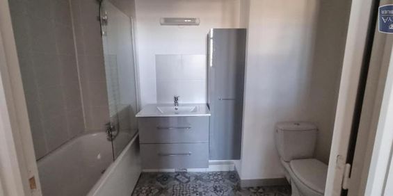 Location Appartement 2 pièces 42m² CAMBRAI 59400 - Photo 3