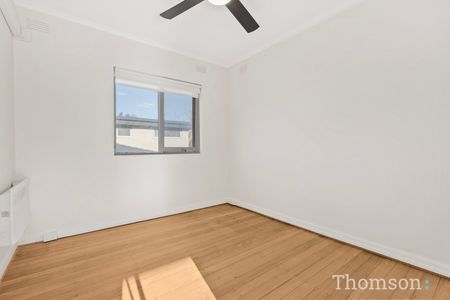 7/31 Rosstown Road CARNEGIE - Photo 2