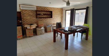 AIR CONDITIONED 1 BEDROOM DUPLEX IN THE HEART OF PARADISE POINT - Photo 3