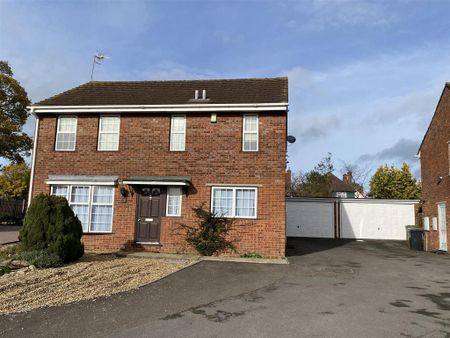 4 bedroom detached house to rent - Photo 4