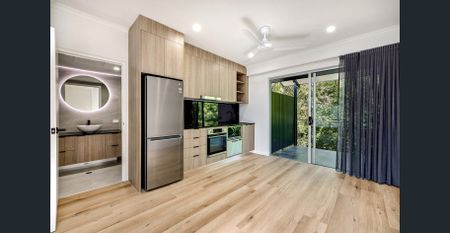 The pinnacle of living - unfurnished luxury apartment - Photo 3