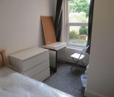Bedroom Detached House In Winton, BH9 - Photo 3