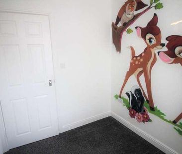 Queens Square, Felling, Gateshead, NE10 - Photo 3