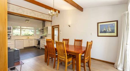 Spacious 4-bedroom home in Avonhead! - Photo 4