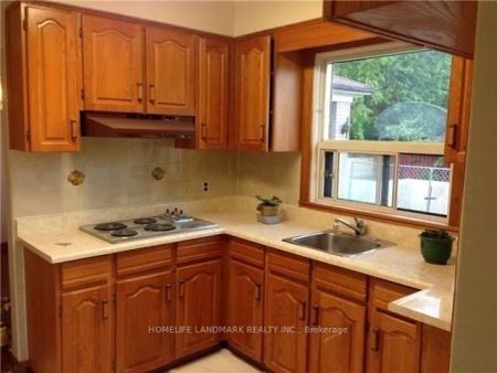 Detached Home For Lease | N8150692 - Photo 2