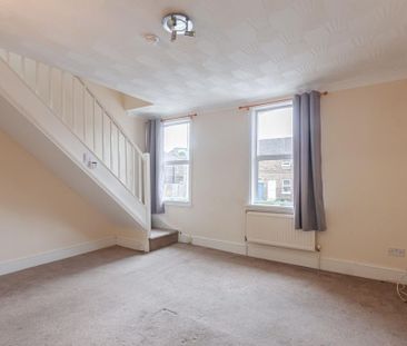 2 bedroom maisonette to rent - Photo 1