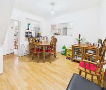 3 bedroom end of terrace house to rent - Photo 1