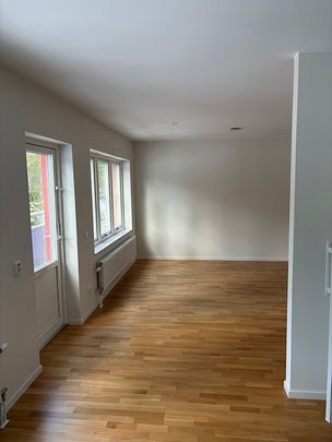 Vargbacksvägen 14, Ingarö - Photo 1