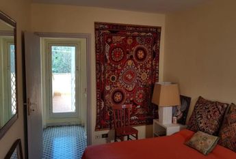 Appia Antica: Luxurious, fully furnished Villa with 5 Bedrooms, 5 baths, large private garden and swimming pool. Beautiful home is lush green setting close to the center. # 651