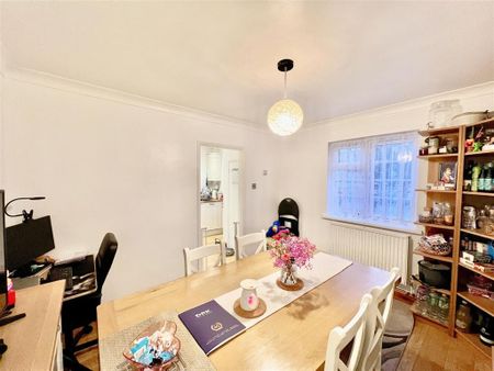 3 bedroom semi-detached house to rent - Photo 4