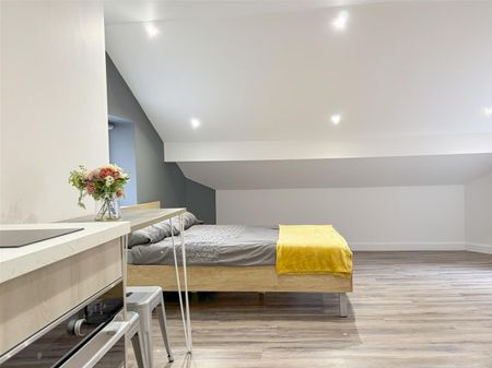 College Green, Bristol - Photo 2