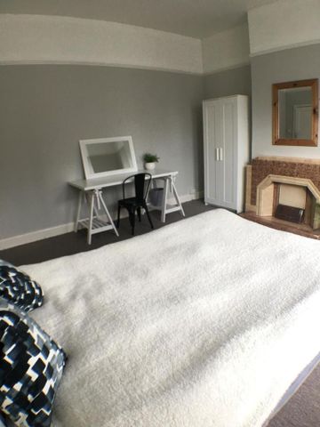 6 bedroom terraced house to rent - Photo 5
