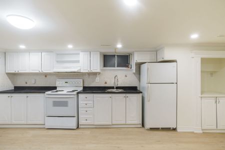 For Lease - 107 Nairn Avenue Unit# Lower, Toronto, Ontario - Photo 4