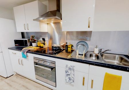 Silver En Suite - Photo 5