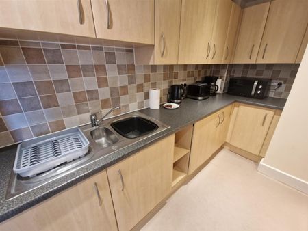 Kings Road, SA1 8PY, Swansea - Photo 4