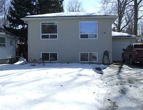 Detached Home For Lease | N8122922 - Photo 1