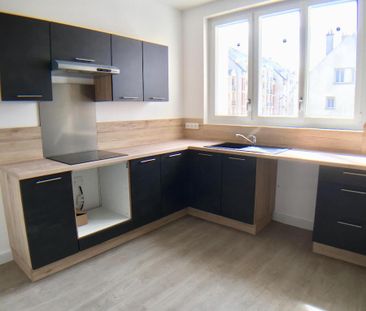 Location Appartement 5 pièces 102m² BEAUVAIS 60000 - Photo 2