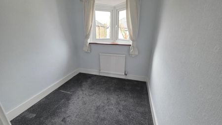 3 Bedroom House - Terraced To Let - Photo 4