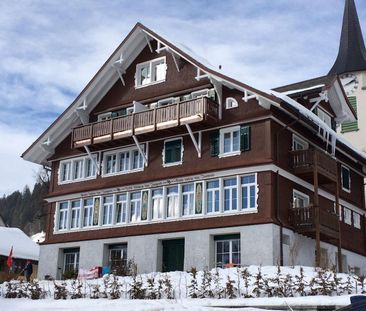 Feel-good oasis: Bright 2.5-room with far view - Photo 2