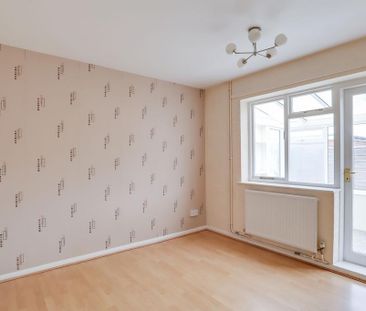 2 bedroom detached bungalow to rent - Photo 1