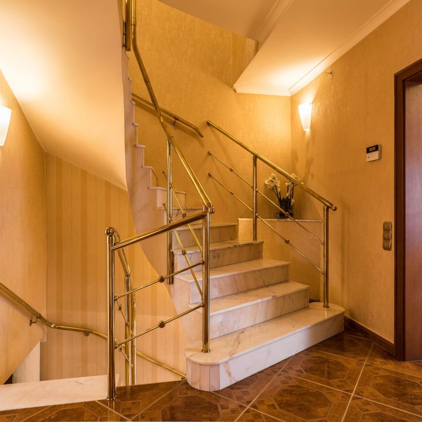 Szereg 300 m2, 6 pokoi, Klecina - Photo 1