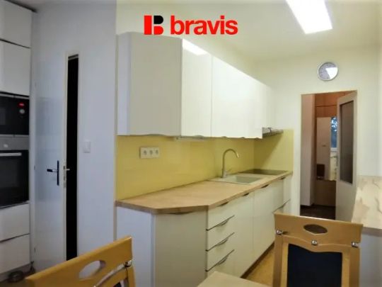 Pronájem bytu 2+1, Sokolnice u Brna, částečně zařízené, lodžie, výborná dostupnost do Brna, ul. Nová - Photo 1