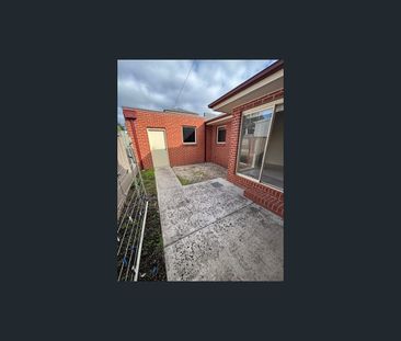 1/823 Barkly Street, Mount Pleasant, Vic 3350 - Photo 2