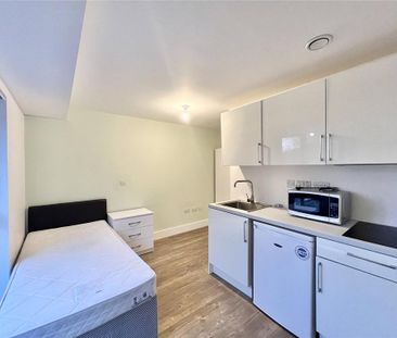 Studio to rent - Photo 4