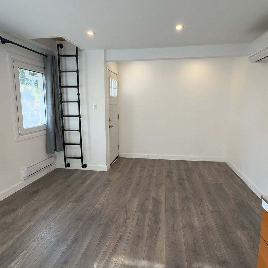 For Lease - 4992 Mcrae Street, Niagara Falls, Ontario - Photo 1