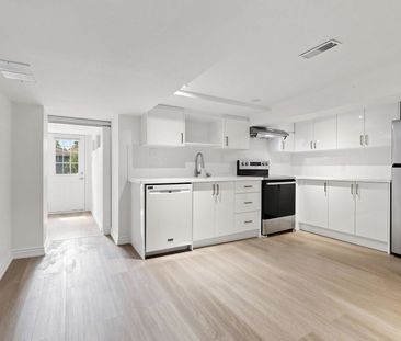 For Lease - 158 Mcroberts Avenue, Toronto, Ontario - Photo 5