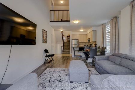 For Lease - 15 Andrew Knowles Lane, East Gwillimbury, Ontario - Photo 4