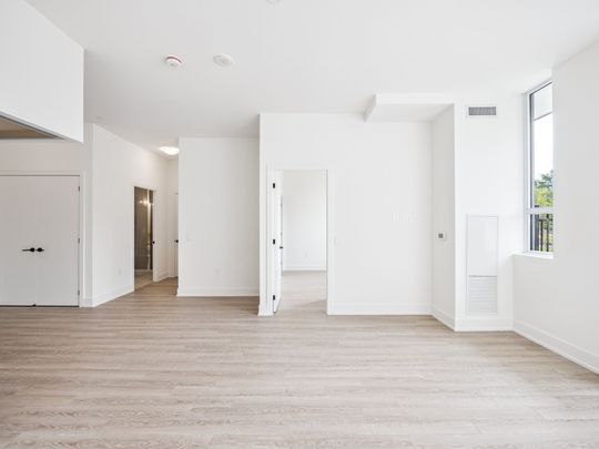 For Lease - 2075 King Road Unit# 104, King, Ontario - Photo 1