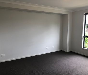 Beautifully Presented Home - Photo 4