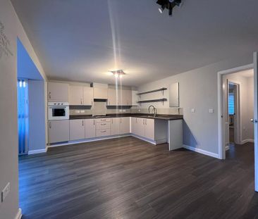 4 bedroom detached house to rent - Photo 6