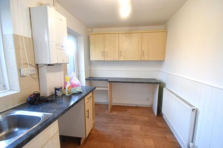 2 bedroom semi-detached house to rent - Photo 4