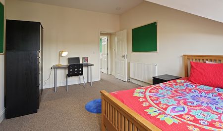 Fantastic 3 bedroom property - Photo 4