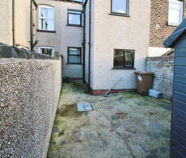 3 bedroom terraced house to rent - Photo 6