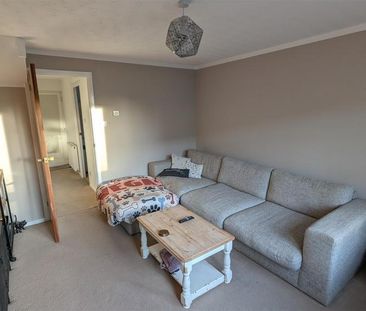 2 bedroom semi-detached house to rent - Photo 2
