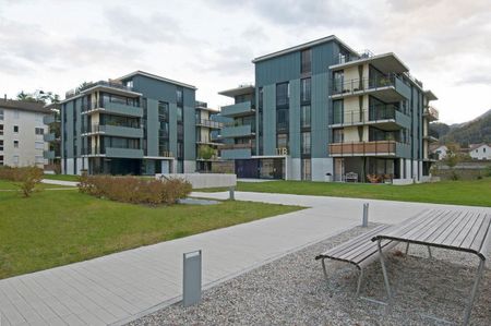 Modern apartment with seating area - Photo 5